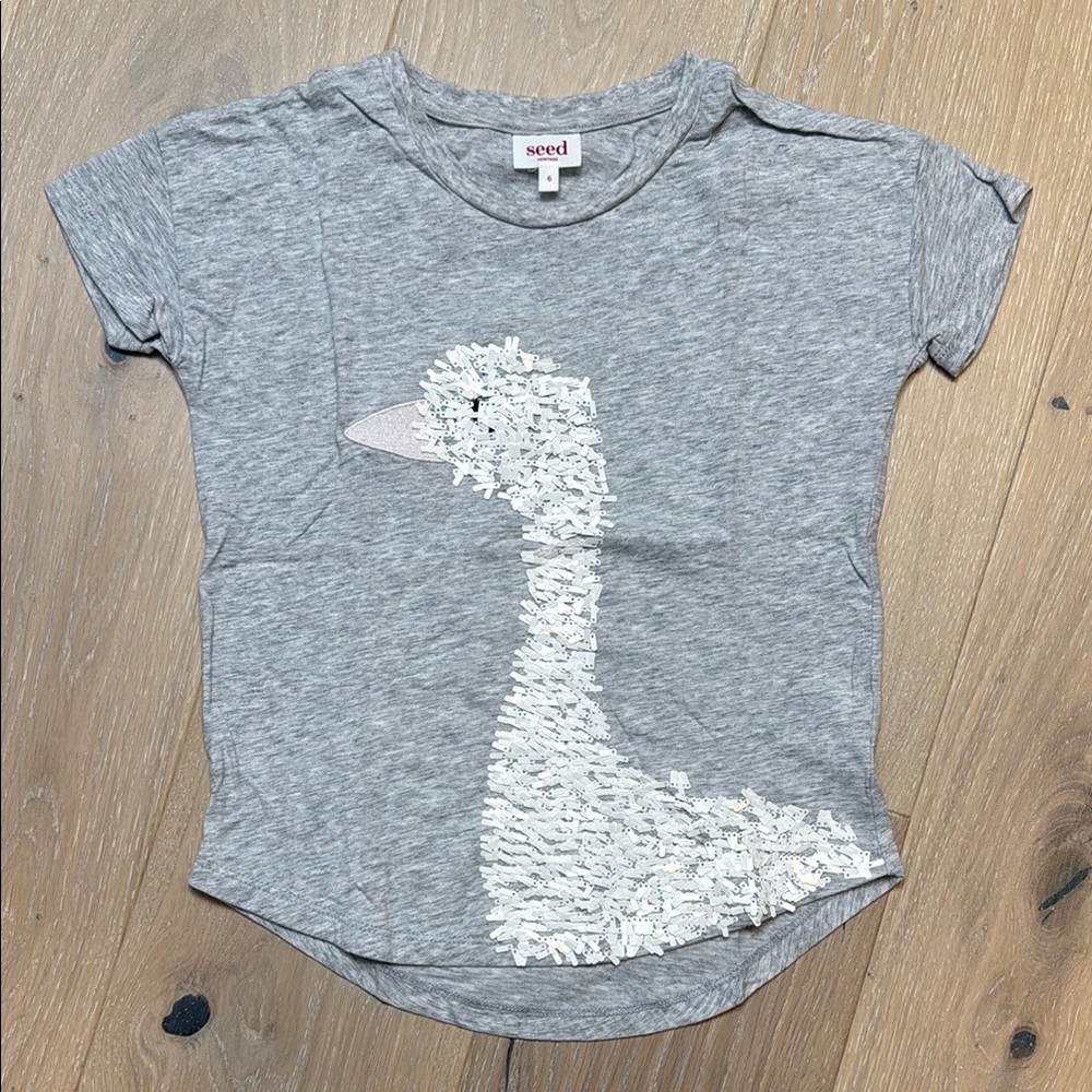 NWOT Seed Gray Short Sleeve Tee with Swan🦢